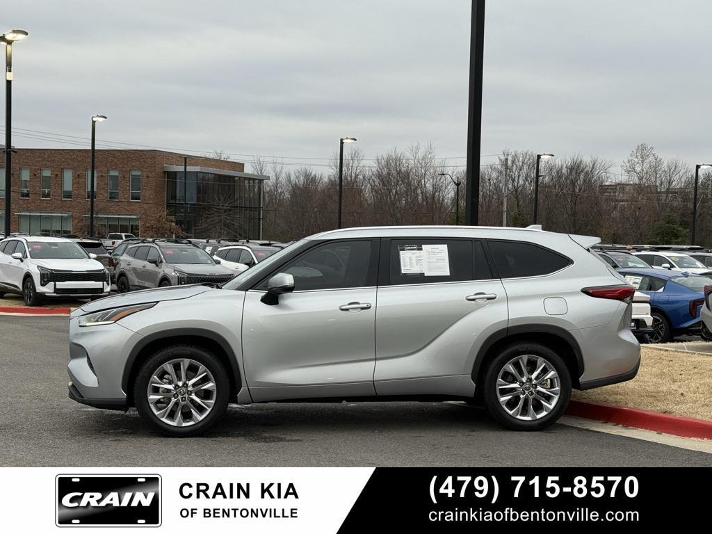 used 2020 Toyota Highlander car, priced at $29,100
