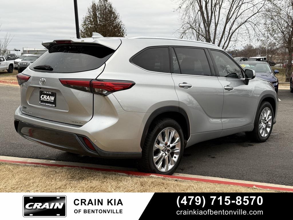 used 2020 Toyota Highlander car, priced at $29,100