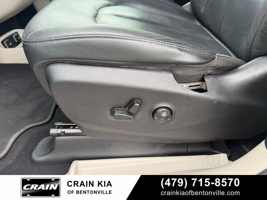 used 2019 Chrysler Pacifica car, priced at $17,500