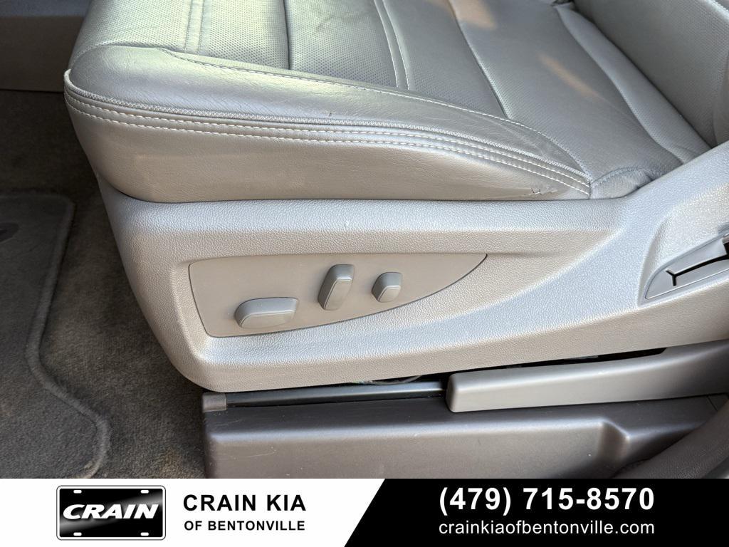 used 2018 GMC Yukon car, priced at $30,900