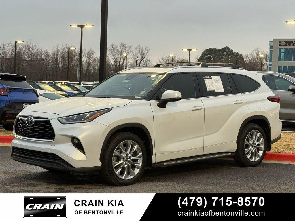 used 2022 Toyota Highlander car, priced at $31,500