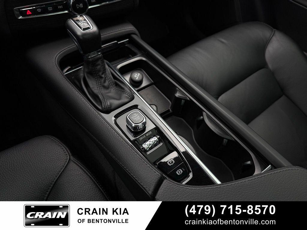 used 2020 Volvo XC90 car, priced at $25,600