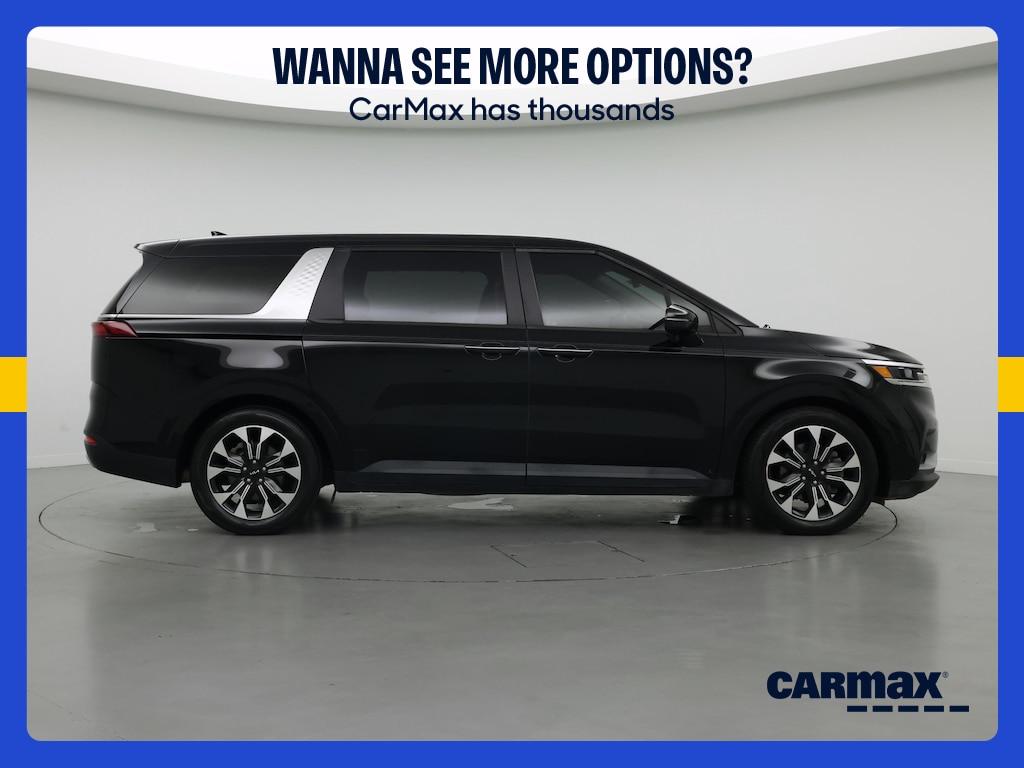 used 2023 Kia Carnival car, priced at $28,998