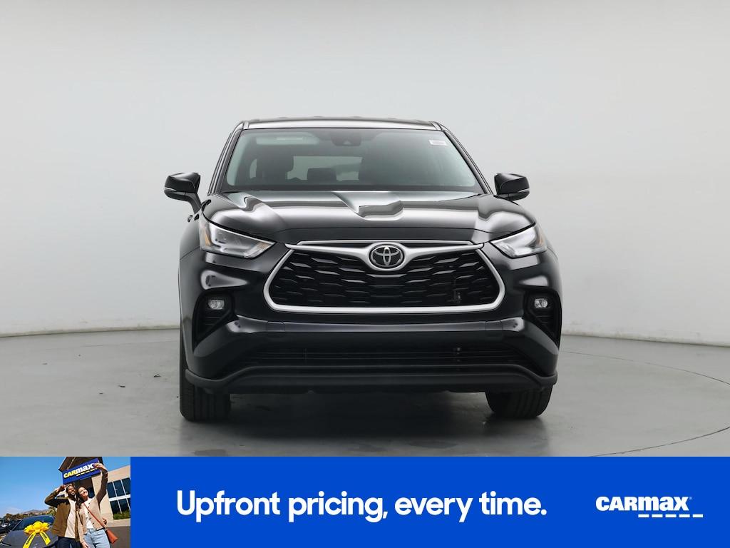 used 2024 Toyota Highlander car, priced at $34,998