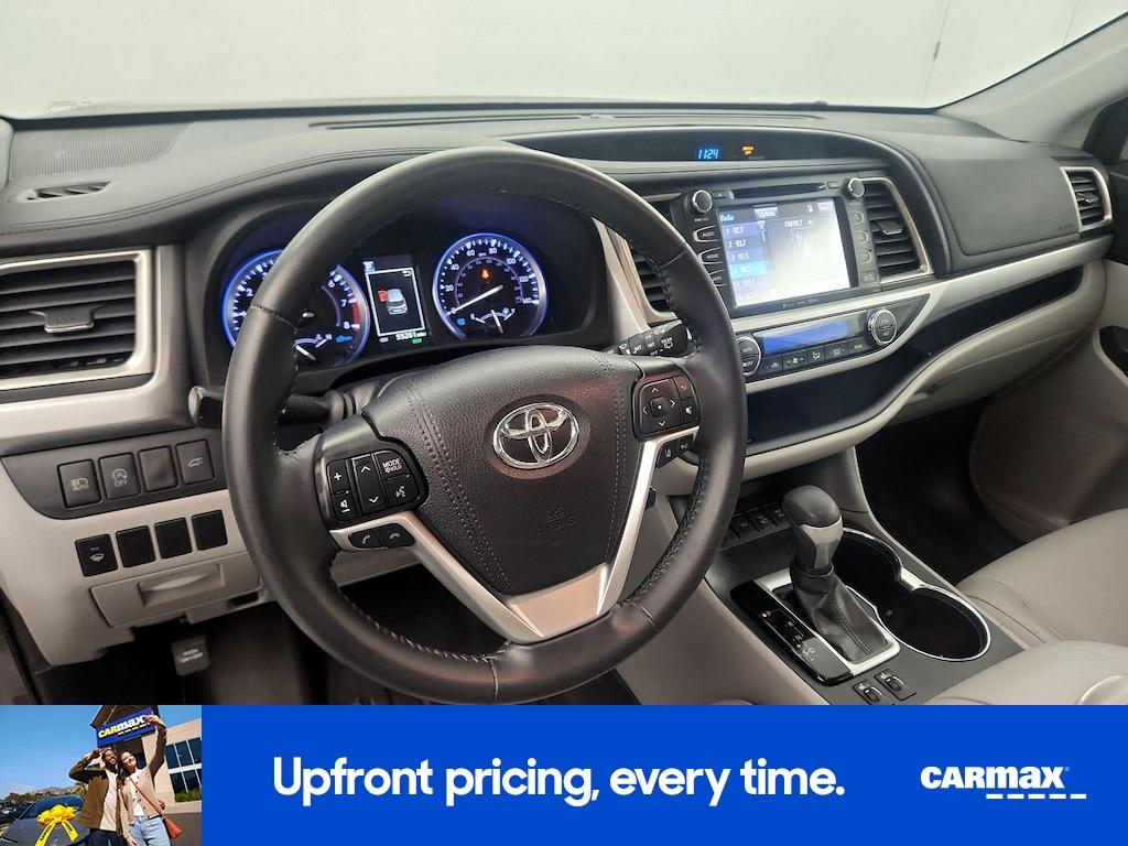 used 2019 Toyota Highlander car, priced at $30,998