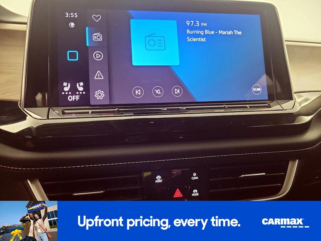 used 2025 Volkswagen Atlas car, priced at $32,998