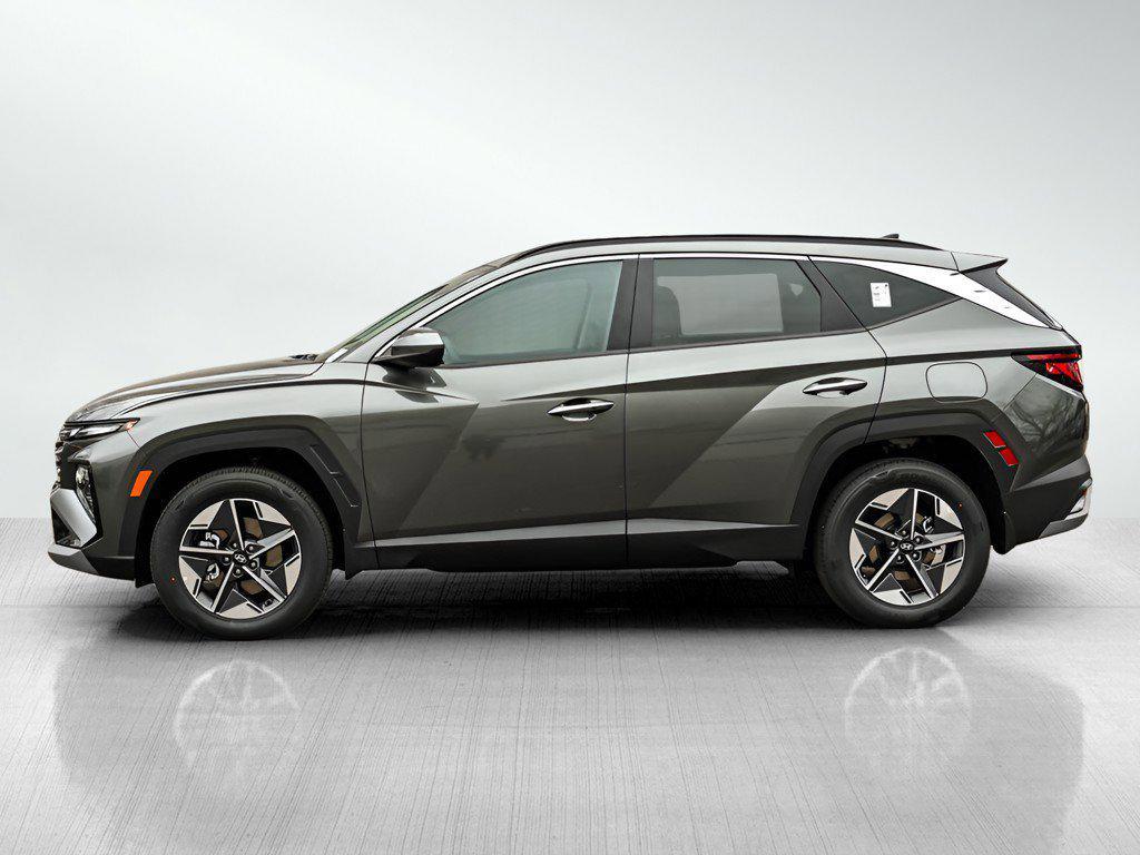 new 2026 Hyundai TUCSON Hybrid car, priced at $33,260