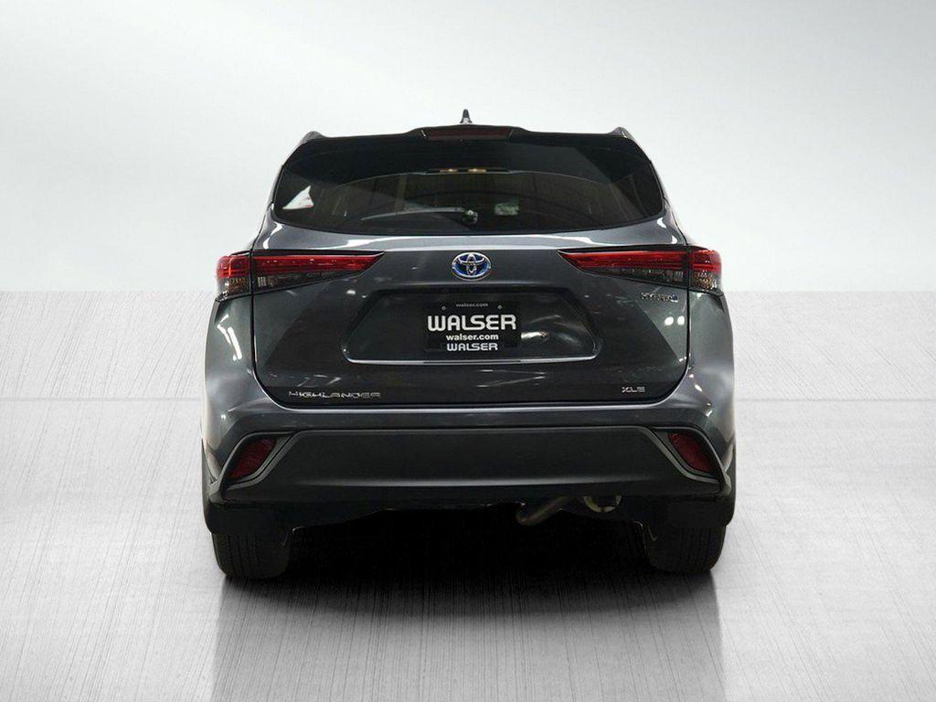 used 2021 Toyota Highlander Hybrid car, priced at $32,348