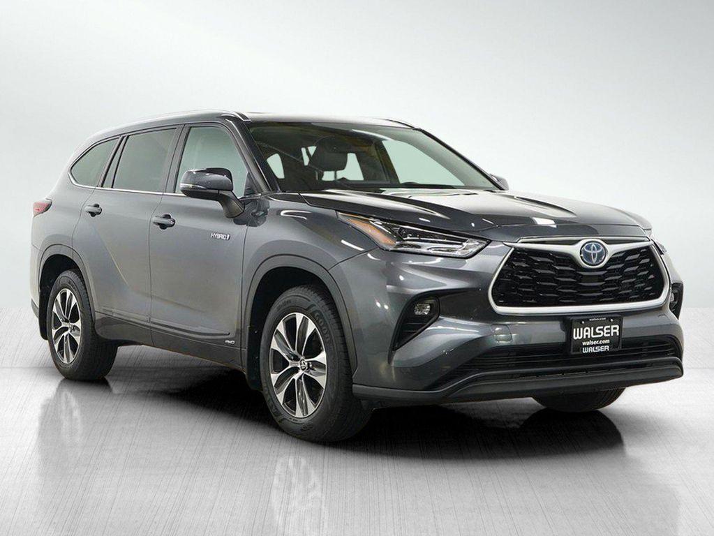 used 2021 Toyota Highlander Hybrid car, priced at $32,348