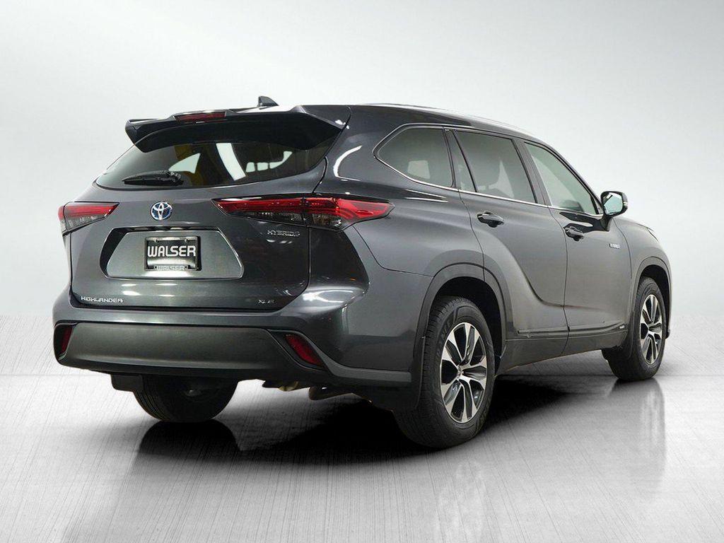 used 2021 Toyota Highlander Hybrid car, priced at $32,348