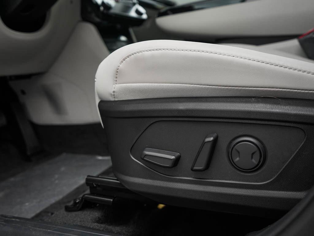 new 2026 Hyundai TUCSON Hybrid car, priced at $33,752