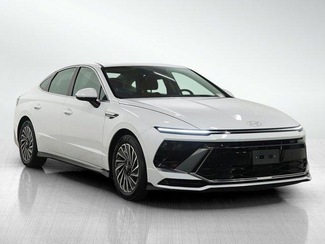 used 2025 Hyundai Sonata Hybrid car, priced at $24,299