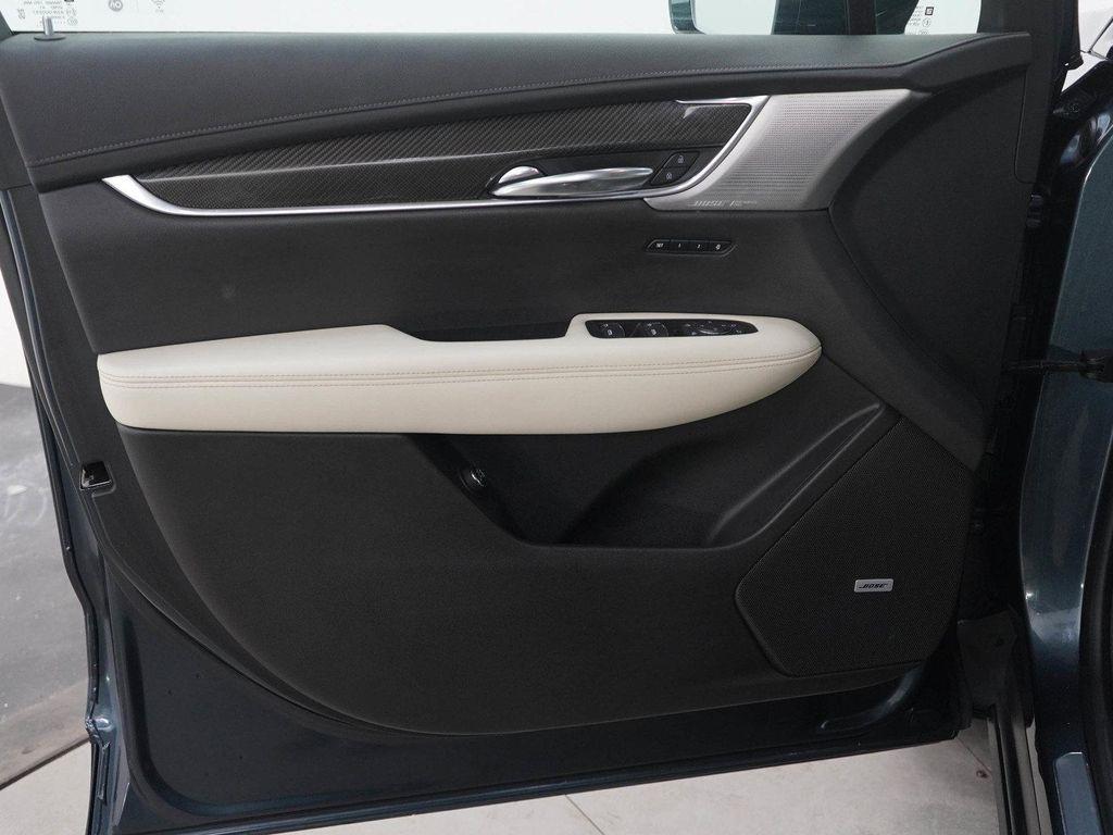 used 2020 Cadillac XT6 car, priced at $25,649