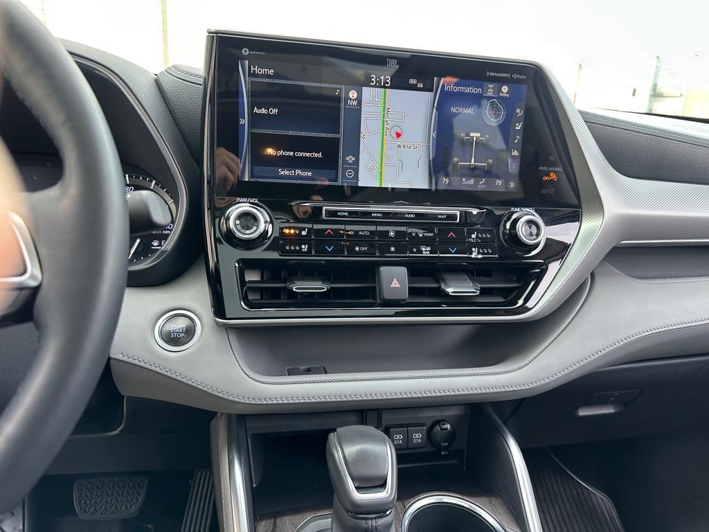 used 2020 Toyota Highlander car, priced at $29,950