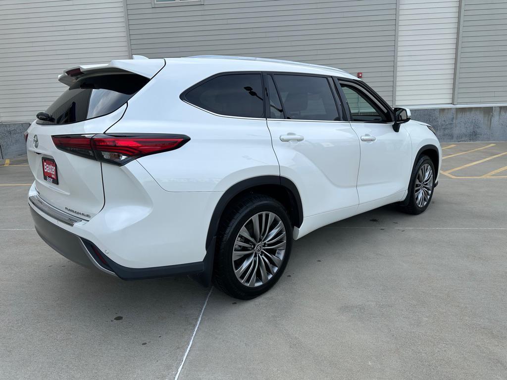 used 2020 Toyota Highlander car, priced at $29,950