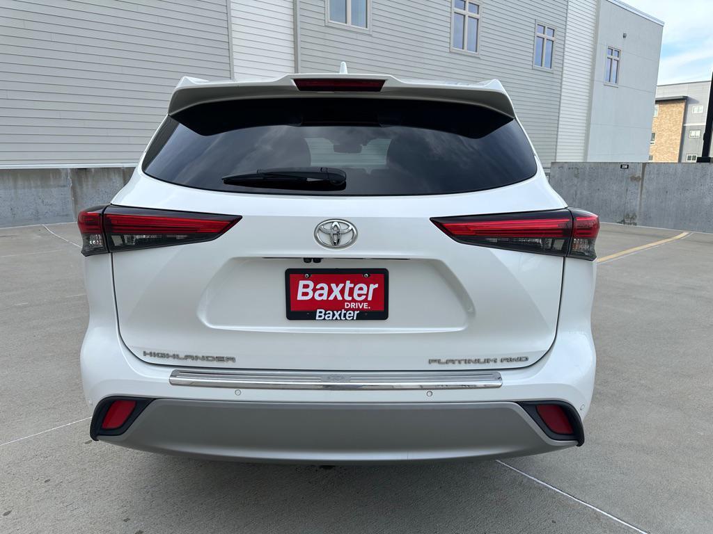 used 2020 Toyota Highlander car, priced at $29,950