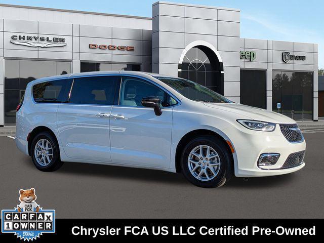 used 2024 Chrysler Pacifica car, priced at $27,995