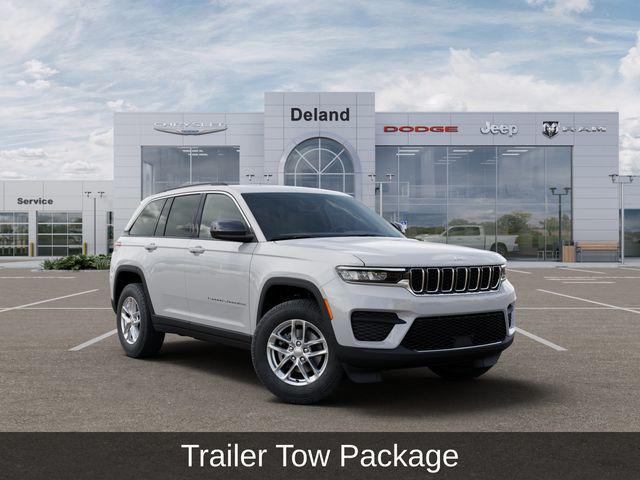 new 2025 Jeep Grand Cherokee car, priced at $30,900