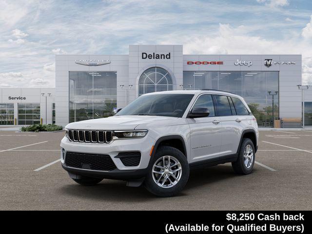 new 2025 Jeep Grand Cherokee car, priced at $30,900