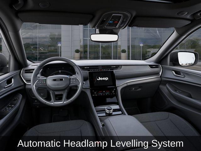 new 2025 Jeep Grand Cherokee car, priced at $30,900