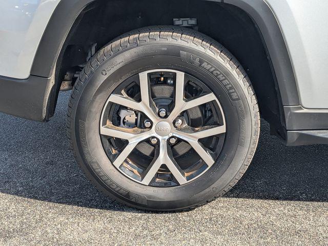 used 2025 Jeep Grand Cherokee car, priced at $36,895