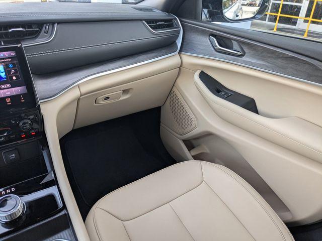 used 2025 Jeep Grand Cherokee car, priced at $36,895