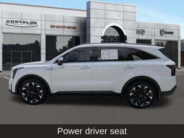 used 2024 Kia Sorento car, priced at $28,899