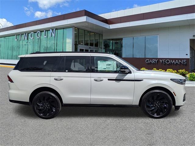new 2025 Lincoln Navigator car, priced at $95,575