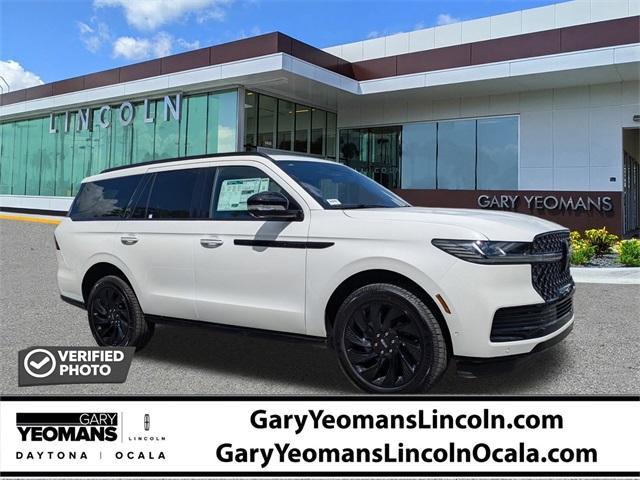 new 2025 Lincoln Navigator car, priced at $95,575