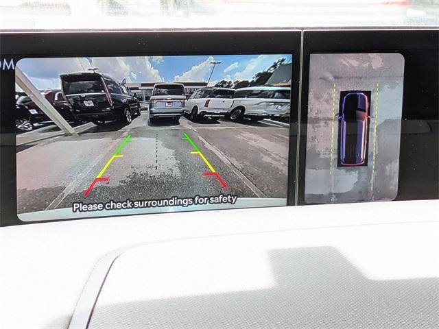 new 2025 Lincoln Navigator car, priced at $92,166