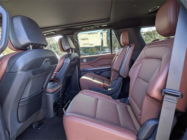 new 2025 Lincoln Navigator car, priced at $91,925