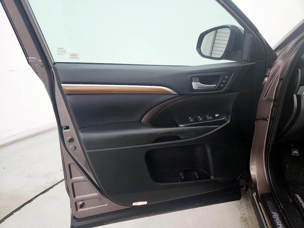 used 2018 Toyota Highlander car, priced at $27,998