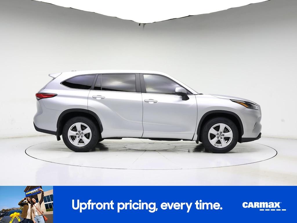 used 2023 Toyota Highlander car, priced at $31,998