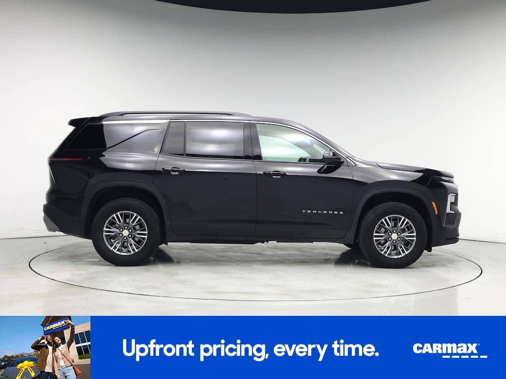 used 2025 Chevrolet Traverse car, priced at $33,998