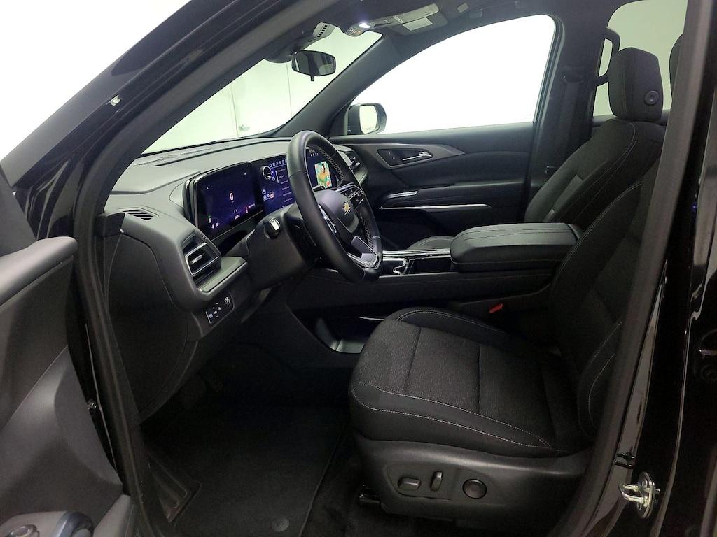 used 2025 Chevrolet Traverse car, priced at $33,998