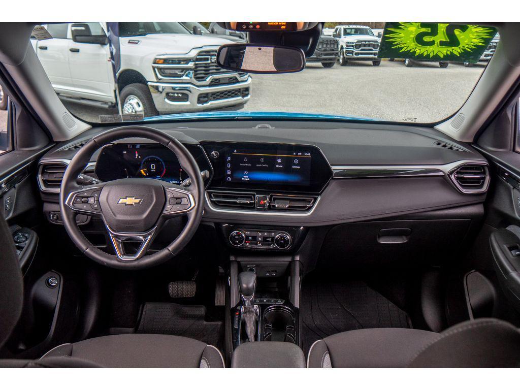 used 2025 Chevrolet TrailBlazer car, priced at $24,966