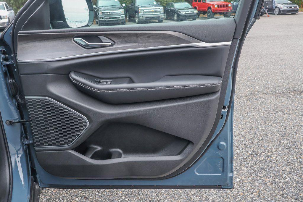 new 2026 Jeep Grand Cherokee L car, priced at $48,777