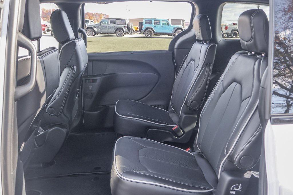 new 2026 Chrysler Pacifica car, priced at $47,563