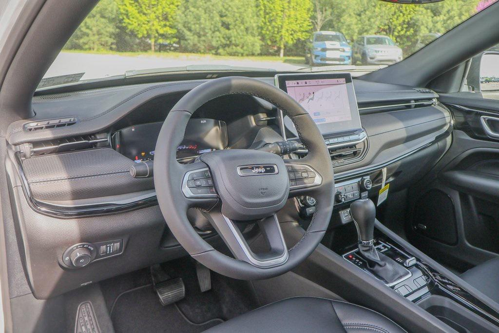 new 2025 Jeep Compass car, priced at $30,158