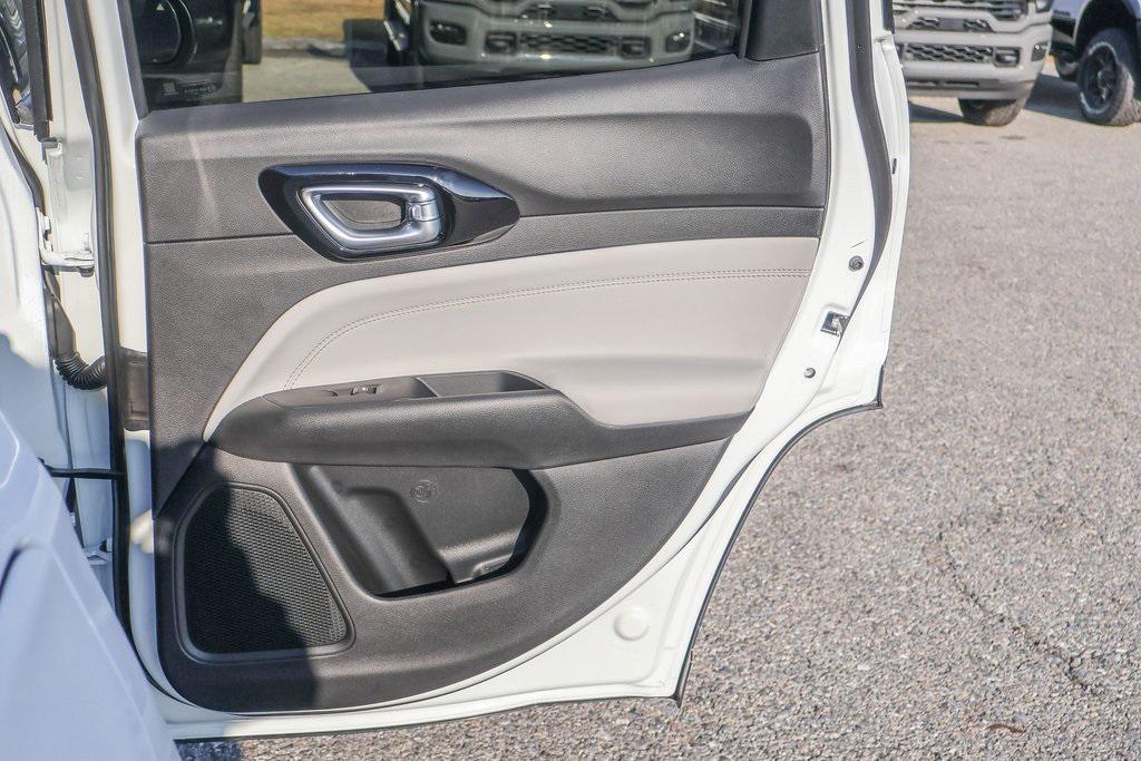 new 2026 Jeep Compass car, priced at $31,870