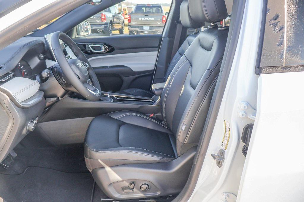 new 2026 Jeep Compass car, priced at $31,870