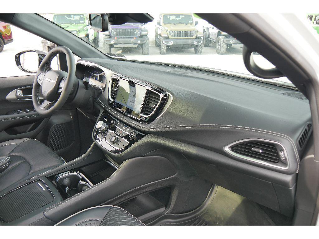 used 2024 Chrysler Pacifica car, priced at $39,455