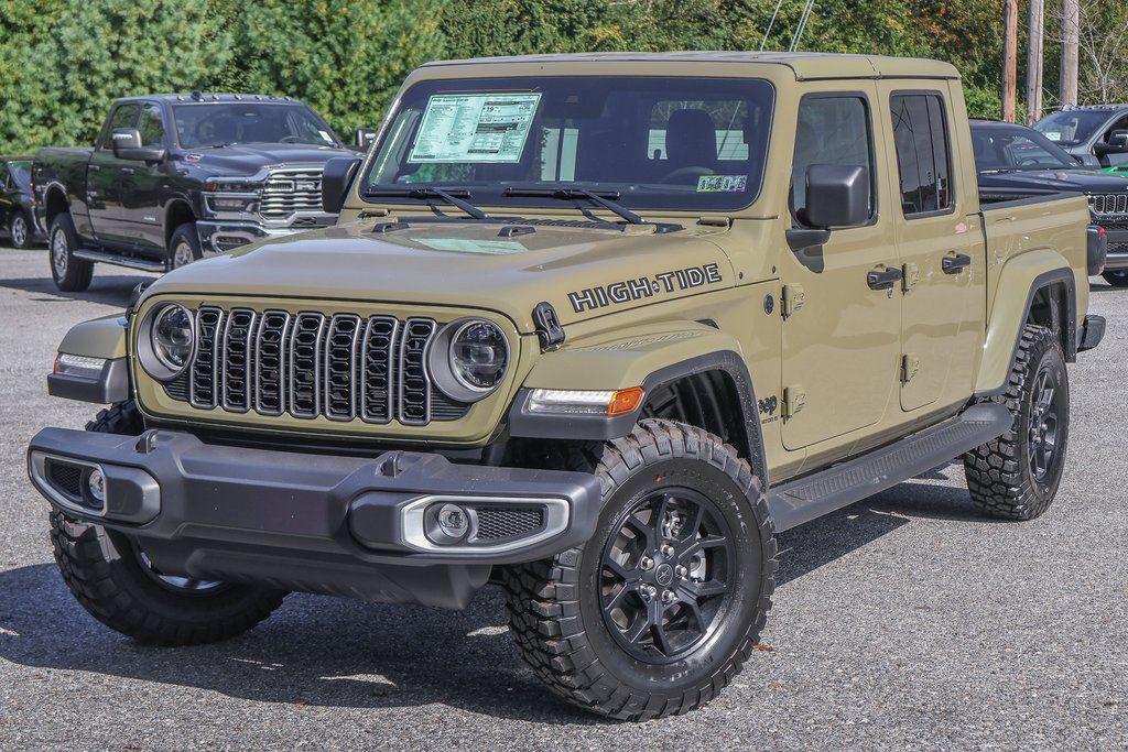 new 2025 Jeep Gladiator car, priced at $45,245