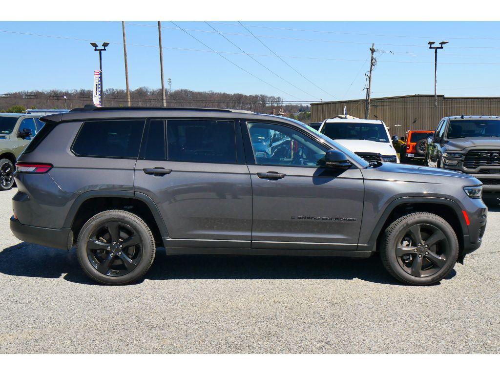 used 2022 Jeep Grand Cherokee L car, priced at $29,943