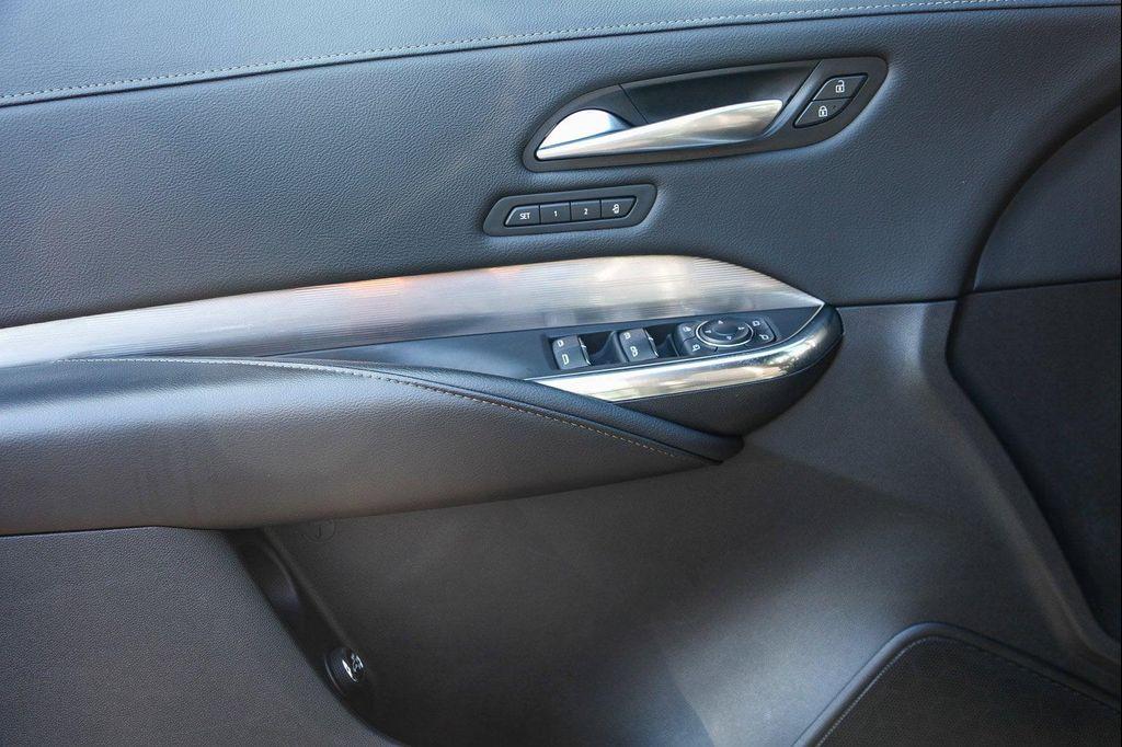 used 2024 Cadillac XT4 car, priced at $25,500