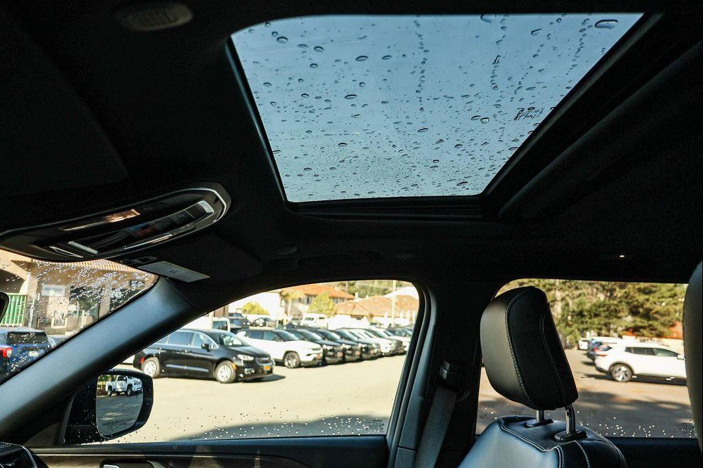 new 2026 Jeep Grand Cherokee car, priced at $48,525