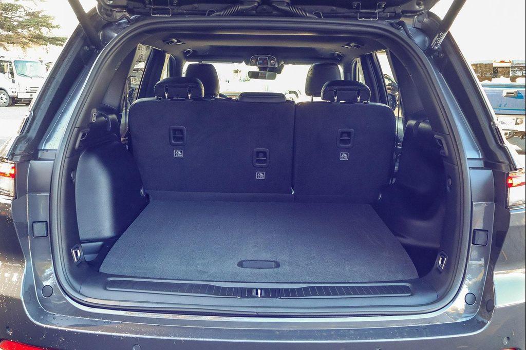 new 2026 Jeep Grand Cherokee car, priced at $48,525