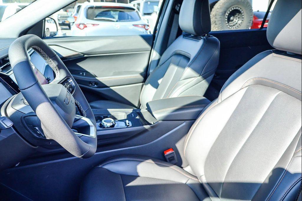 new 2026 Jeep Cherokee car, priced at $42,590