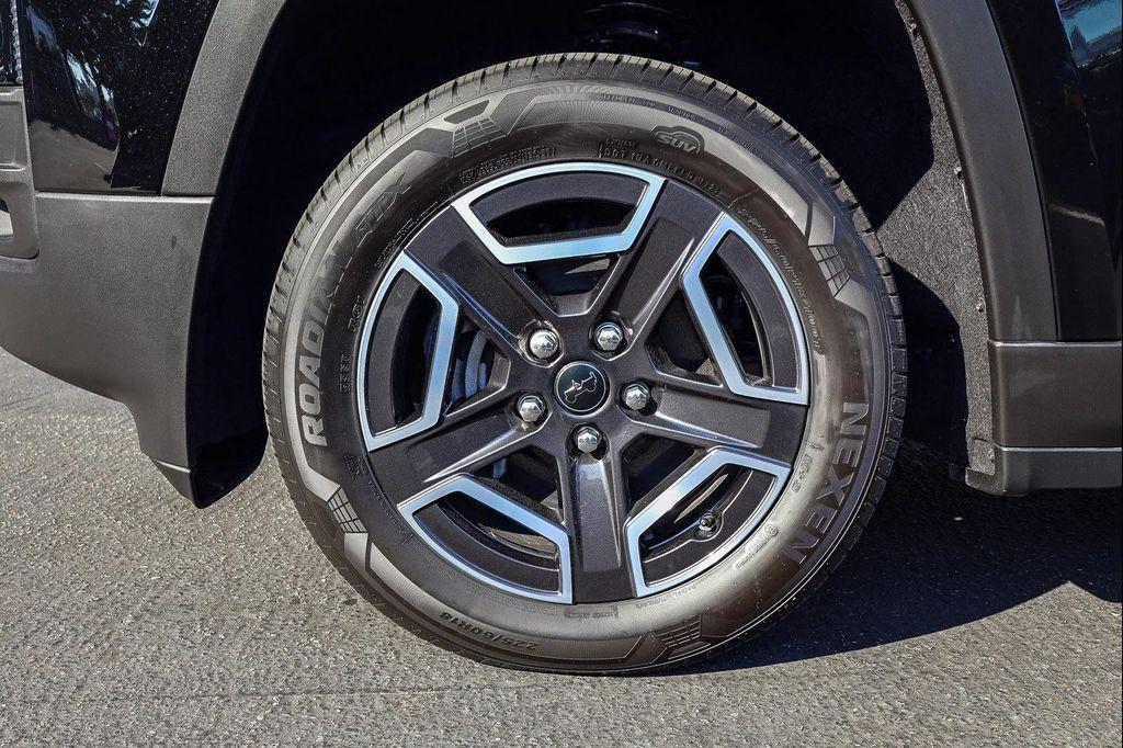 new 2026 Jeep Cherokee car, priced at $42,590