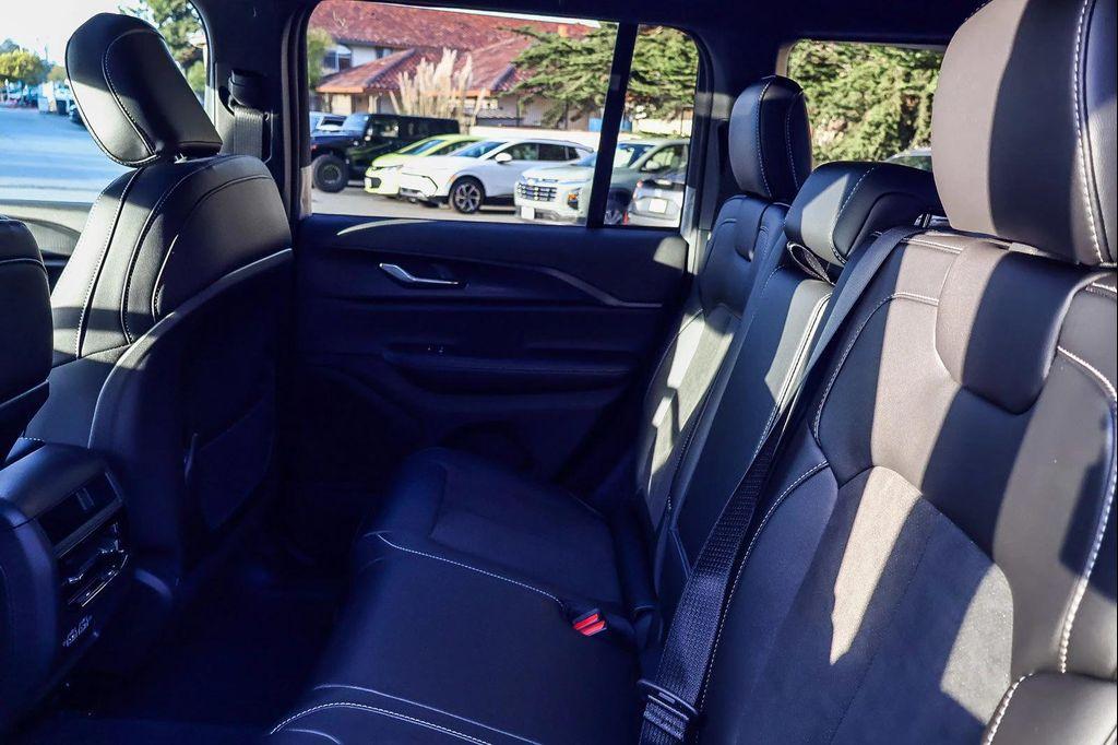 new 2025 Jeep Grand Cherokee car, priced at $44,852